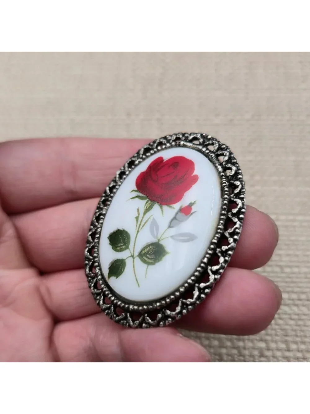 Vintage Red Rose Cameo -Floral with Filigree Frame Pin Brooch B1437